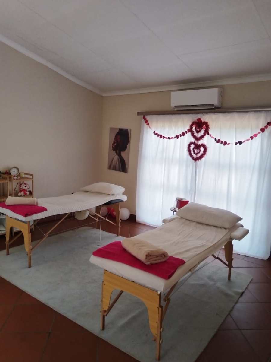 5 Bedroom Property for Sale in Schoemansville North West